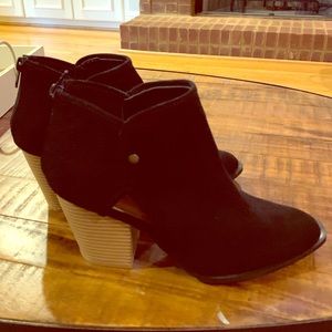 Qupid Black Booties size 7